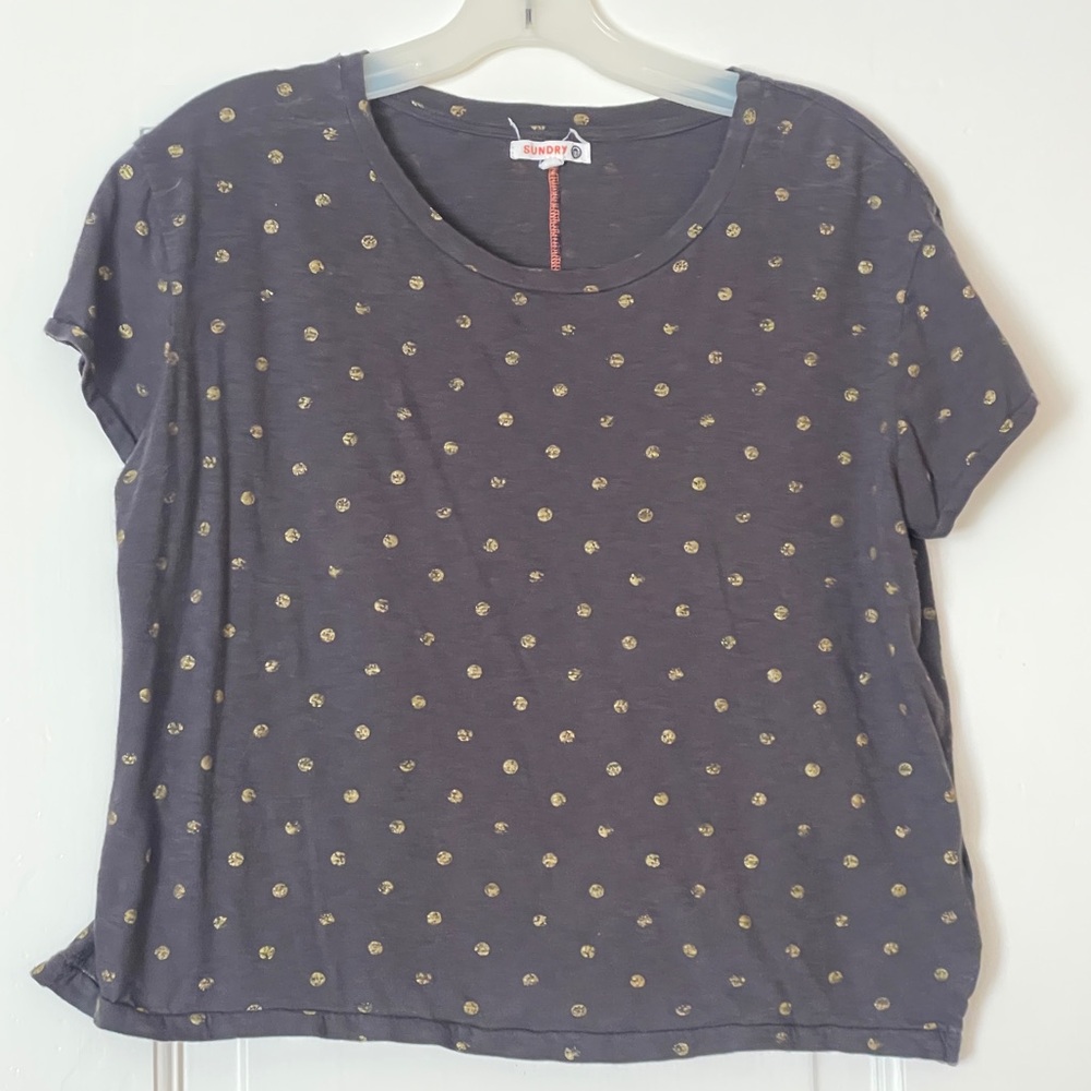 Sundry dressy tee with sparkly gold polka dot print gray short sleeve Size 0